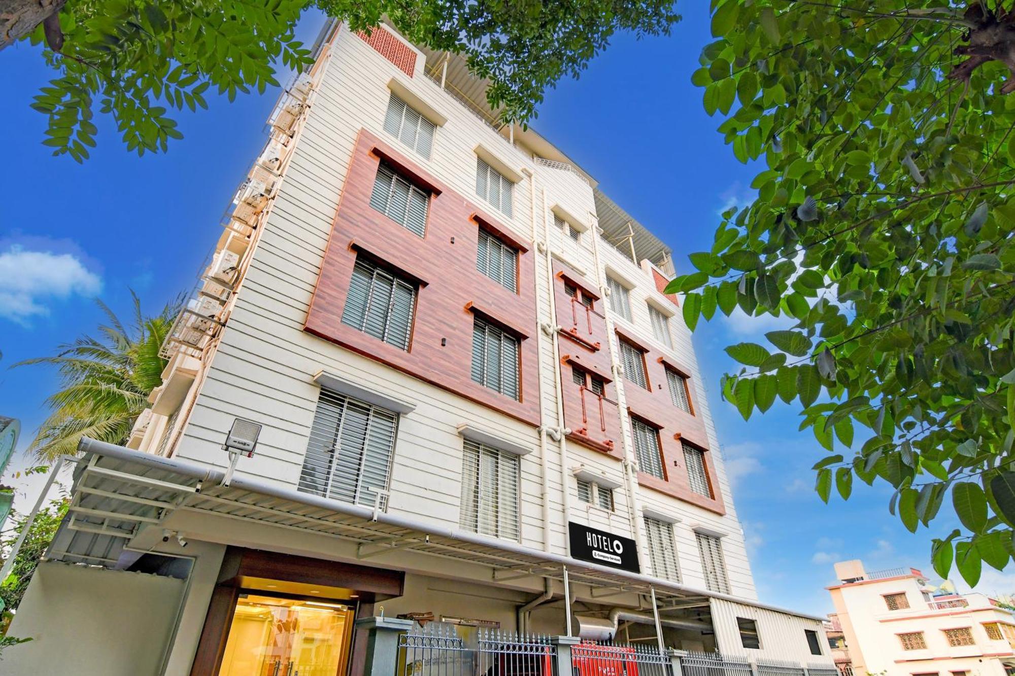Super Townhouse Kaikhali Near Airport Kalkutta Kültér fotó