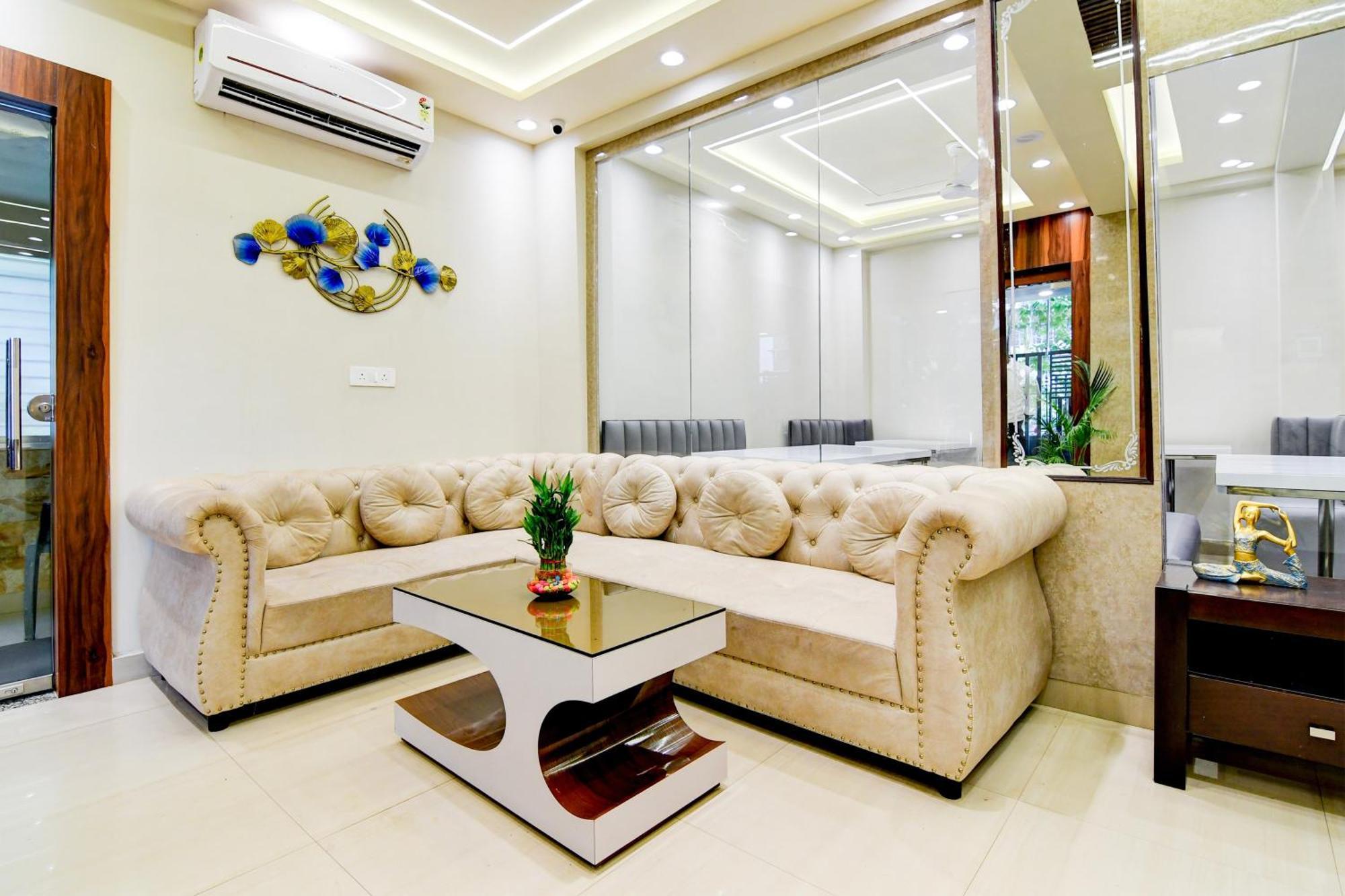 Super Townhouse Kaikhali Near Airport Kalkutta Kültér fotó