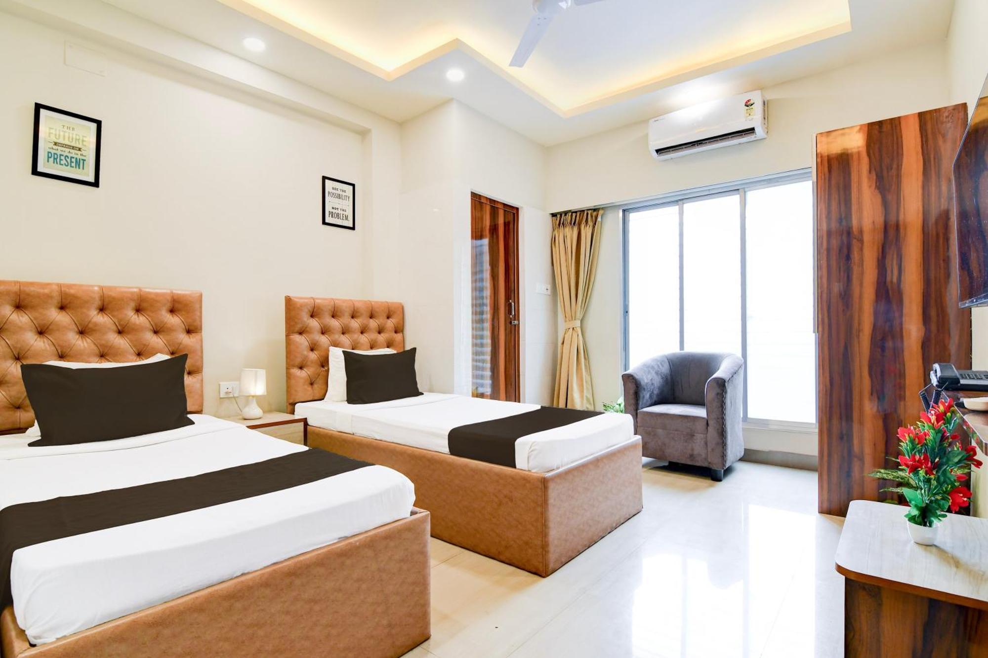 Super Townhouse Kaikhali Near Airport Kalkutta Kültér fotó